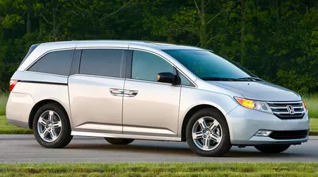 На Honda Motor подали до суду через облізаючу білу фарбу кількох моделей автомобілів Honda і Acura