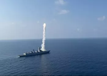 Индийский эсминец Rajput успешно запустил сверхзвуковую крылатую ракету BrahMos