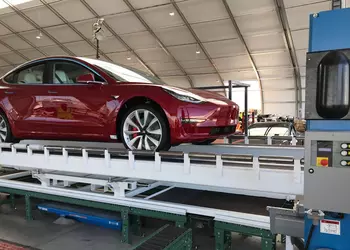 Tesla пришлось дорабатывать 4300 машин Model 3 из рекордной партии