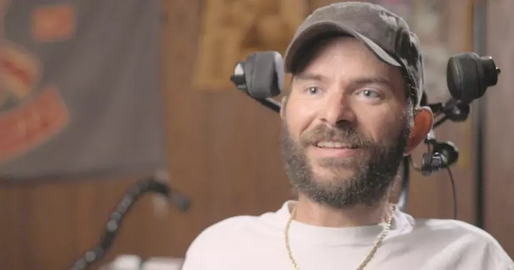 "I play, work and live thanks ...