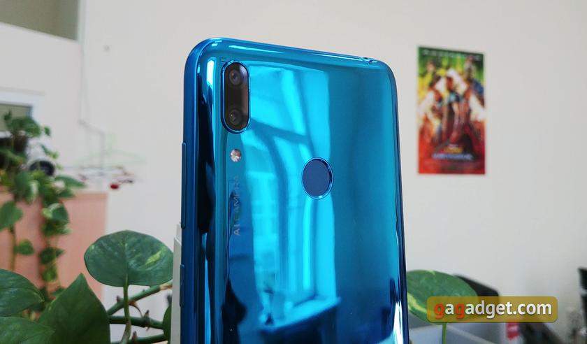 Огляд Huawei Y7 2019: недорогий молодіжний смартфон з великим екраном-18