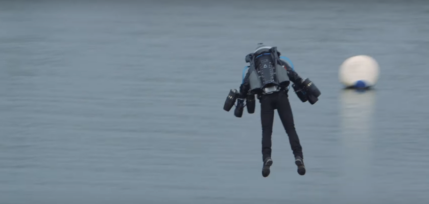 Видео: англичанин поставил рекорд скорости в летающем костюме