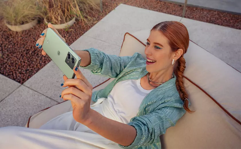 Motorola Edge 40 Neo – Dimensity 7030, 144-Гц дисплей P-OLED, 50-МП камера с OIS и защита от воды IP68 по цене €399