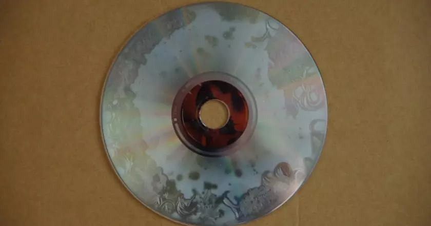 Технологический инцидент: Химия против сохранения данных на диске