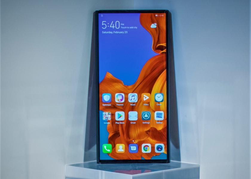 Не только Xiaomi: компания Huawei тоже работает над смартфоном с дизайном, как у «раскладушки» Motorola RAZR