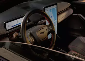 Сенсорный экран вашего автомобиля может отвлекать вас больше, чем вы думаете