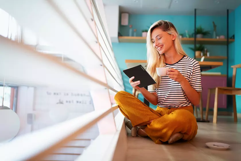 PocketBook Viva – первая в Европе электронная книга с революционным цветным дисплеем E Ink Gallery 3