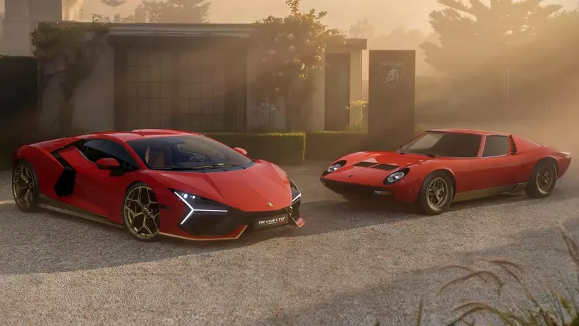 Юбилейный Lamborghini Revuelto в цветах классической Miura