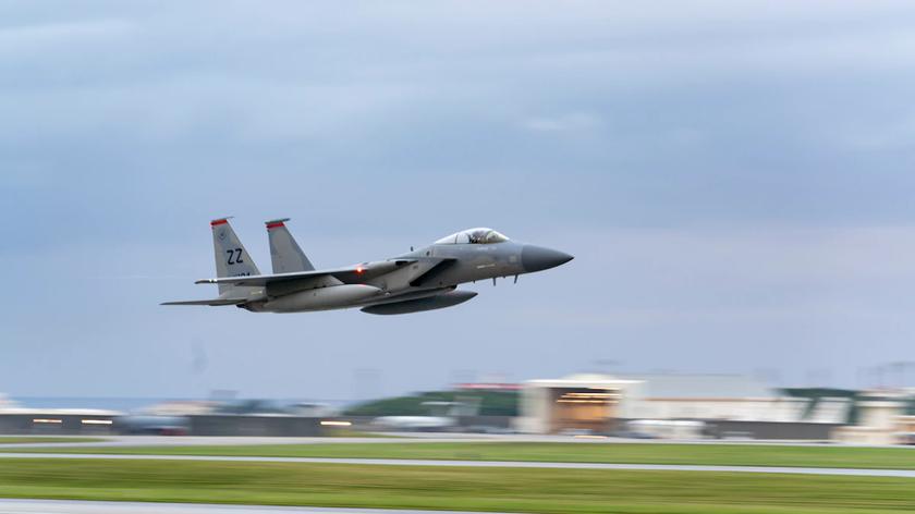 Gli Stati Uniti hanno avviato il processo di ritiro dei caccia F-15 Eagle dalla base aerea di Kadena, in Giappone, dove gli aerei prestavano servizio dal 1979.