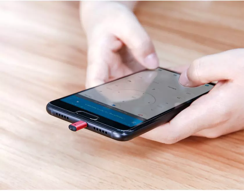 USB-С пульт Baseus, позволяющий управлять домашней техникой со смартфона