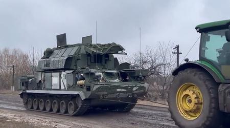 Vanwege de zware verliezen van Tor-M2's in Oekraïne heeft Rusland een nieuwe serie gemoderniseerde korteafstandsgrond-luchtraketsystemen besteld.
