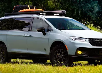Chrysler представил концепт Pacifica Grizzly Peak — внедорожную версию минивэна