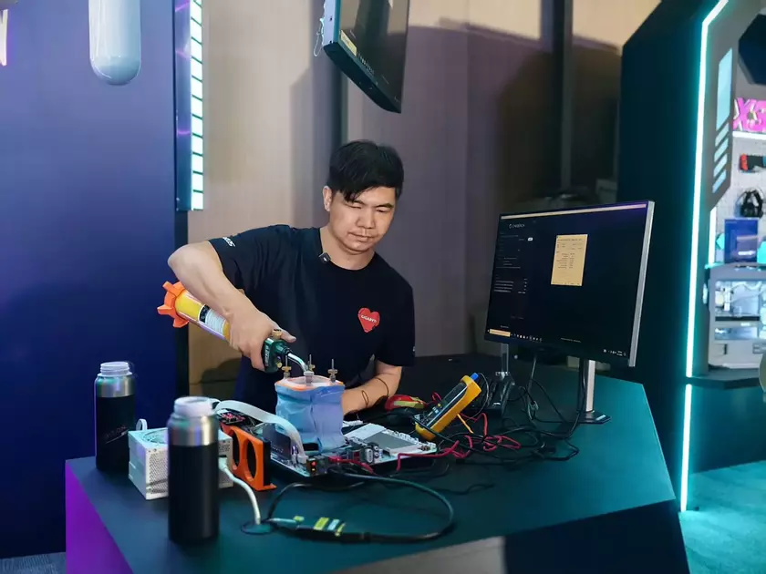 HiCookie демонстрирует мастерство: чрезвычайно холодный Ryzen 9800X3D