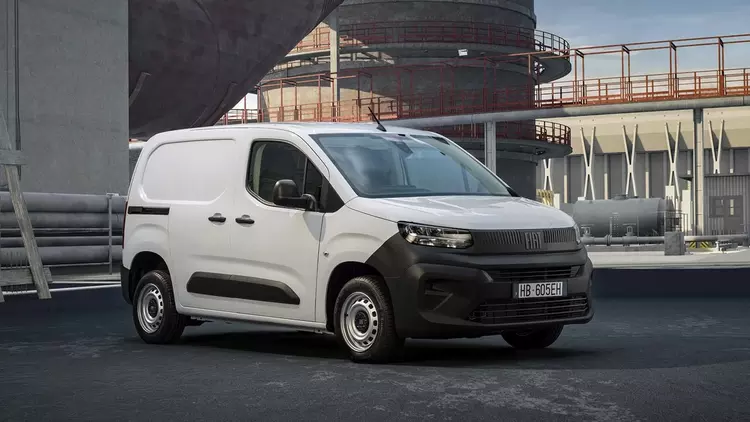 Fiat Doblò EasyPRO: Рабочая лошадка для тех, кому ехать, а не «шашечки»