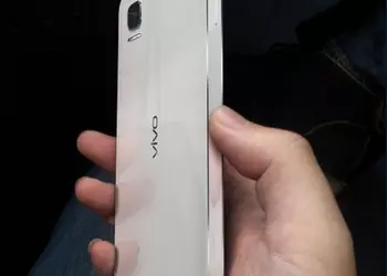 Живое фото смартфона Vivo Xplay 3S с дисплеем 2560x1440