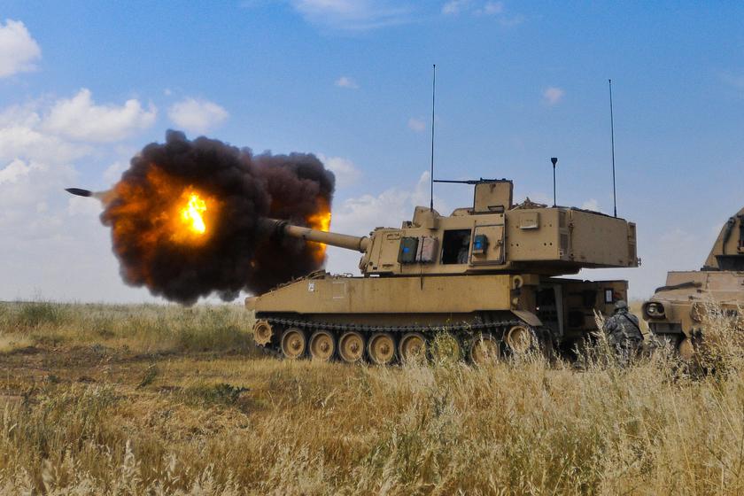 Die ukrainischen Streitkräfte erhalten 1.000 155-mm-RAAM-Granaten für die Panzerabwehrkanonen M109 und die Haubitzen M777, die zur Zerstörung feindlicher Panzer eingesetzt werden können.