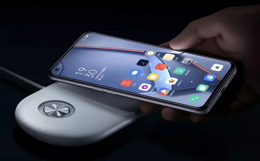 OPPO выпустит док-станцию беспроводной зарядки Wireless AIR VOOC на 50 Вт, её представят вместе с линейкой OPPO Find X5