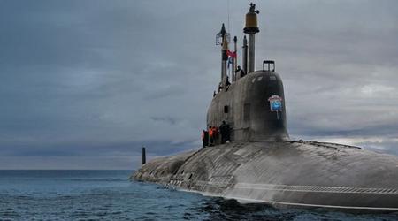 La Armada rusa equipará submarinos nucleares de la clase Yasen-M con misiles de crucero hipersónicos Zirkon con un alcance de lanzamiento de hasta 1.000 kilómetros y una velocidad máxima de más de 11.000 km/h.