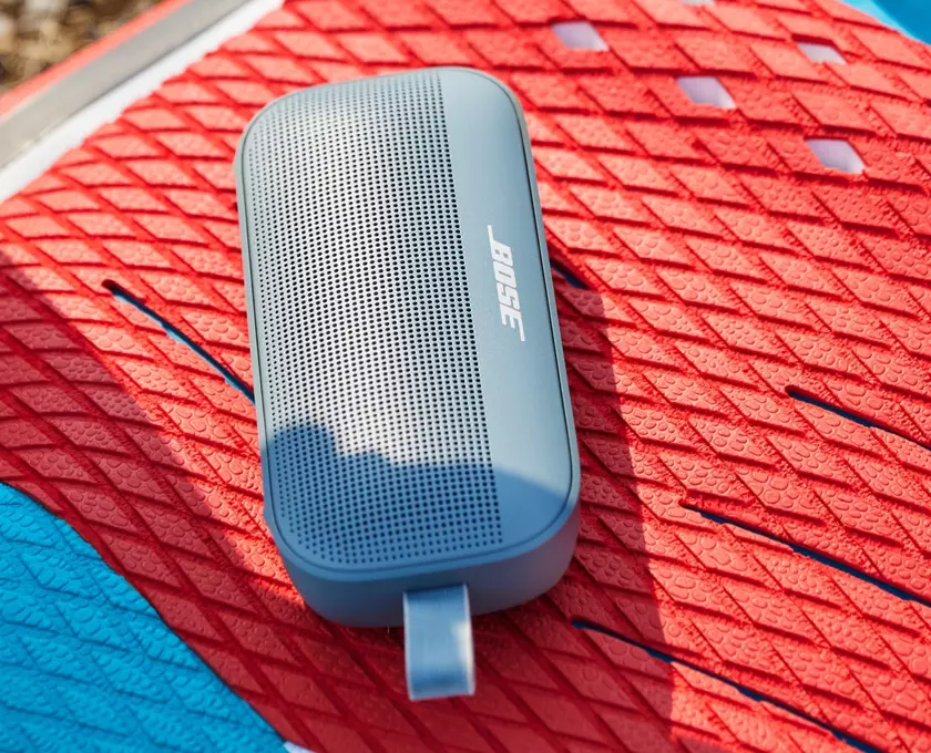 Bose Soundlink Flex: защита IP67, автономность до 12 часов, порт USB-C, фирменная технология PositionIQ и ценник в $149