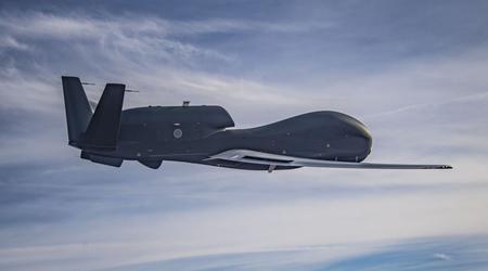 De RQ-4B Global Hawk strategische drone van de Amerikaanse luchtmacht heeft een ongebruikelijke missie uitgevoerd in de Zwarte Zee, 100 km voor de Russische kust.