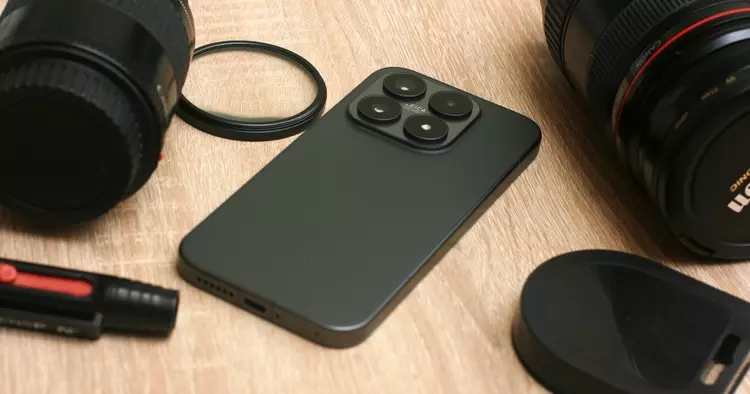 Огляд Xiaomi 17: базовий флагман з ...