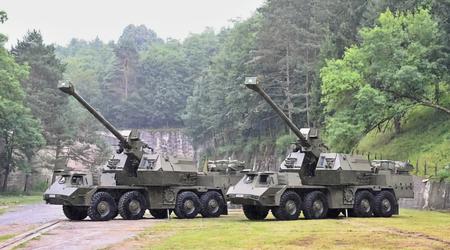 Slovakia har overlevert de to første Zuzana 2 selvdrevne artillerienhetene til det ukrainske forsvaret i henhold til en kontrakt på 90 millioner euro.