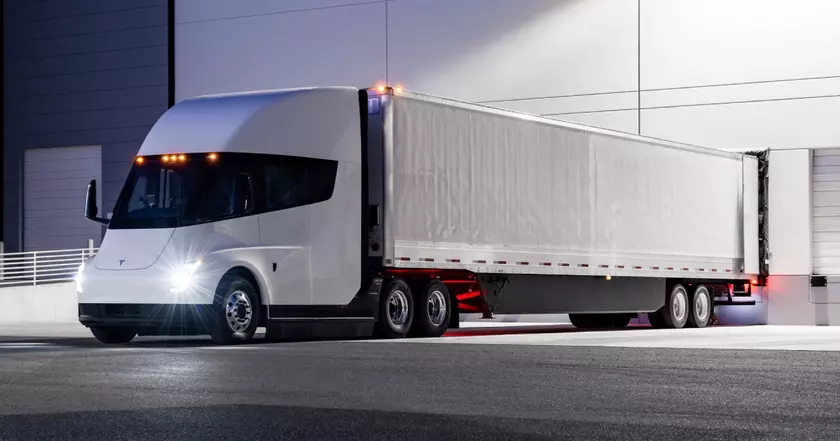 Tesla Semi: La Revolución del Transporte de Carga Eléctrico