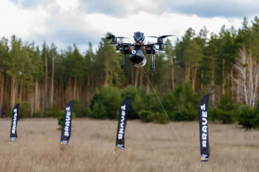 Впечатляющий вид: украинские FPV-дроны заглядывают в будущее еще точнее благодаря 'оптоволоконным' связям