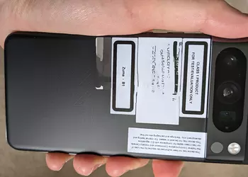 Triple camera and body temperature sensor: first live photos of Google's Pixel 8 Pro have surfaced online