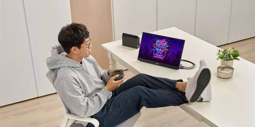 ASUS анонсировал портативный WQXGA-монитор ZenScreen MB16QHG с частотой обновления 120 Гц