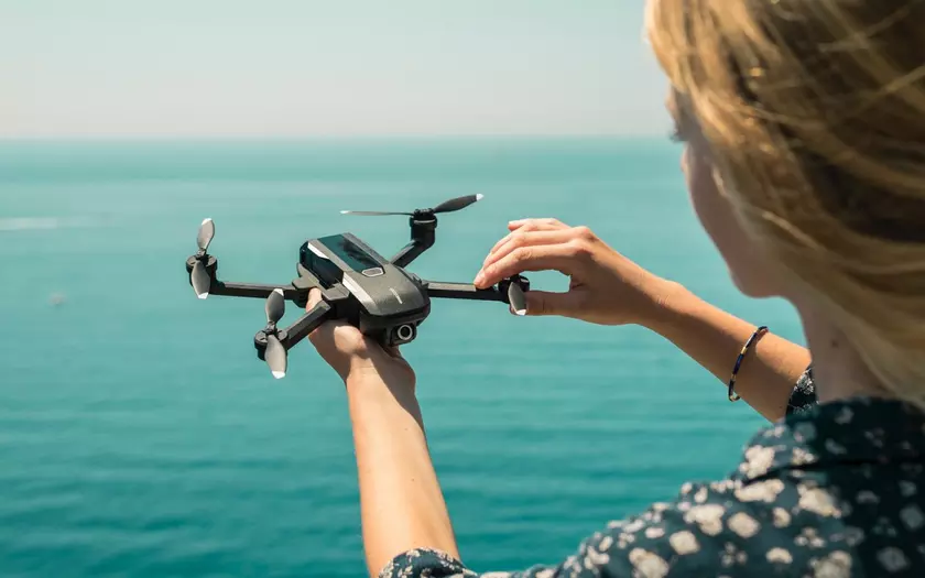 Yuneec Mantis Q: дрон с поддержкой голосового управления и 4К-камерой