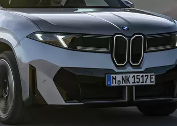 BMW начнёт устанавливать обновленную эмблему на все автомобили с февраля