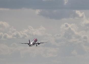 Instagagadget: Airbus A320 взлетает из аэропорта Киев (Жуляны)