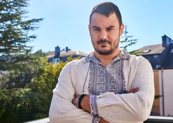 Интервью с Денисом Довгополым: нужно доносить месседж всем компаниям — "Если ты остался в россии — тебе будет больно"