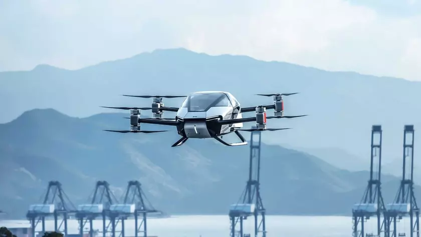 Летающий автомобиль XPeng X2 выполнил первый демонстрационный полёт за пределами Китая