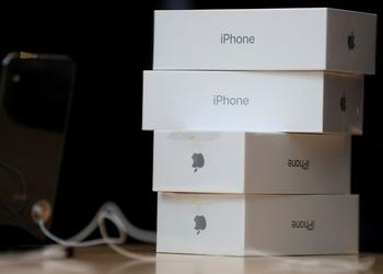 Мошенники пытались обмануть Apple на $3 млн, заменив более 5000 поддельных iPhone на оригинальные