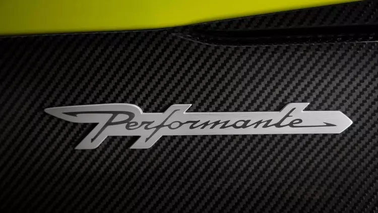 Lamborghini Urus SE Performante: 812 сил для тех, кому обычного SUV мало