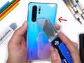 Huawei P30 Pro справился с испытаниями JerryRigEverything лучше своих предшественников