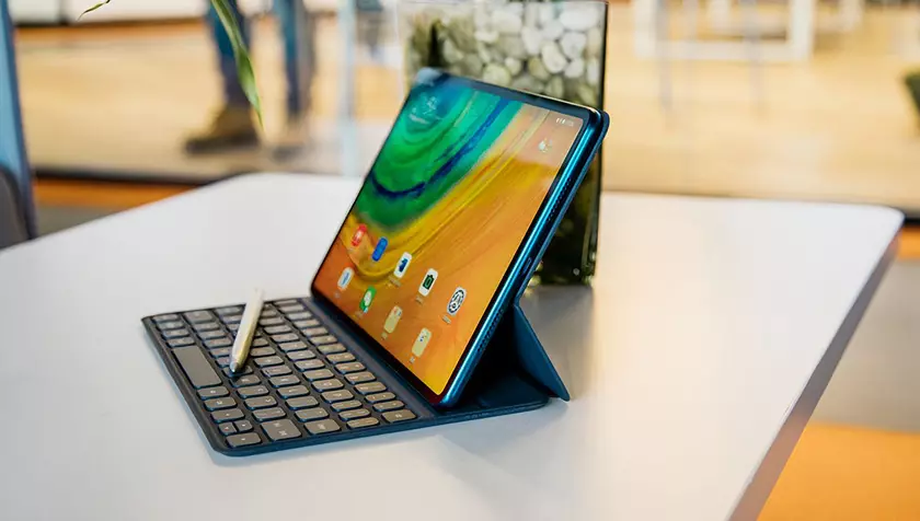 Стабильная версия EMUI 11 добралась до планшета Huawei MatePad Pro и складного смартфона Huawei Mate Xs на глобальном рынке