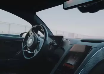 BYD продемонстрировала как автопилот ‘God’s Eye’ управляет суперкаром на гоночном треке