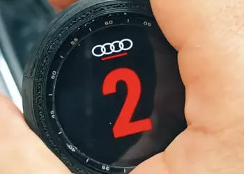 Audi A4 B5 получила «умную» ручку КПП на базе TicWatch Pro 3