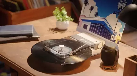 Toshiba has unveiled the Aurex AX-RP10 portable record player that lets you listen to music wherever you go