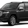 Land Cruiser 300 Hybrid двигающийся по дороге - превью