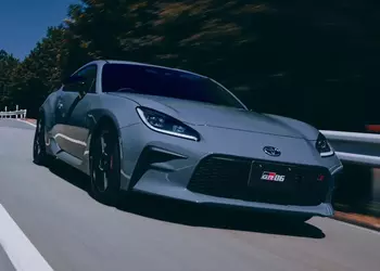 Toyota GR86 2026: оттачивание характера и возвращение «культового» серого