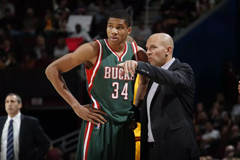 Тренер наказал всю команду NBA за то, что игрок пользовался Android-смартфоном