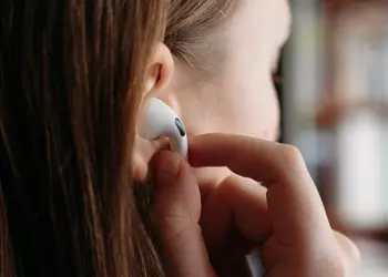 Apple can teach AirPods to recognize the owner ... by the shape of the ears!