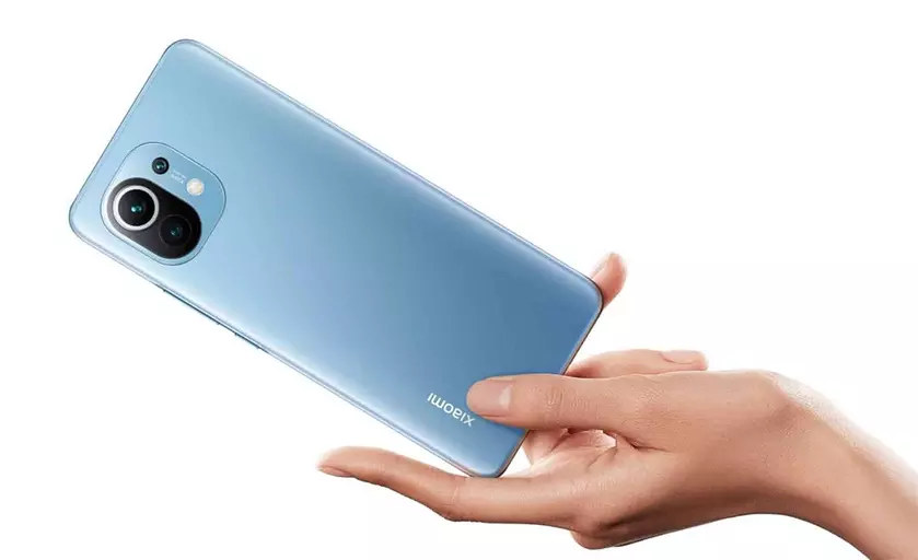 Это вам не Apple: Xiaomi не стала насильно забирать зарядку из комплекта флагмана Mi 11