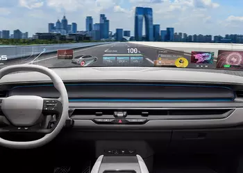 Hyundai представит на CES 2025 голографический дисплей на всю ширину лобового стекла