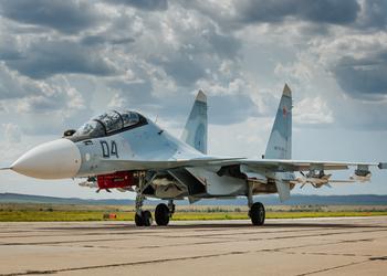 ВСУ показали зрелищное видео уничтожения истребителя Су-30СМ стоимостью $40 млн с помощью ПЗРК Stinger – российский аналог F-35 Lightning II эффектно взорвался в поле