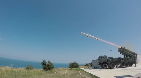 La Turquie effectue le premier lancement terrestre du missile antinavire Atmaca (vidéo)